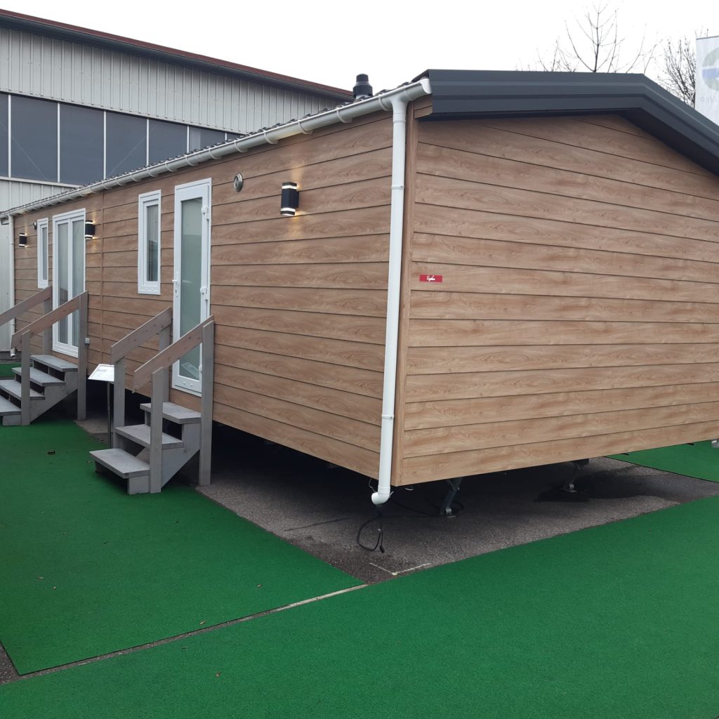 Mobilheim Noah 11×4 m – 2 Schlafzimmer, Badewanne, Buderus, VEKA, schlüsselfertig, ab Lager