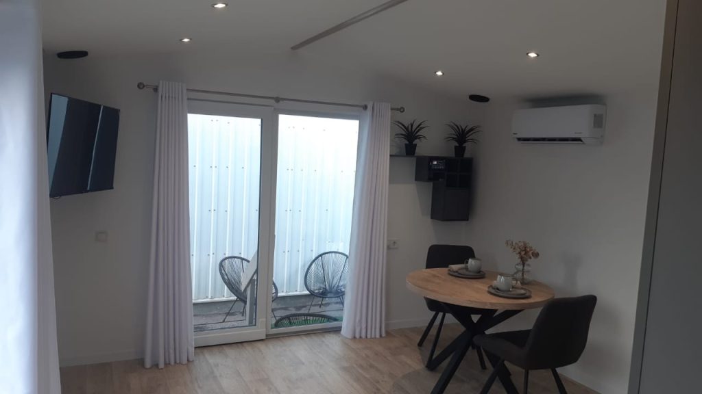 Mobilheim Noah 11×4 m – 2 Schlafzimmer, Badewanne, Buderus, VEKA, schlüsselfertig, ab Lager