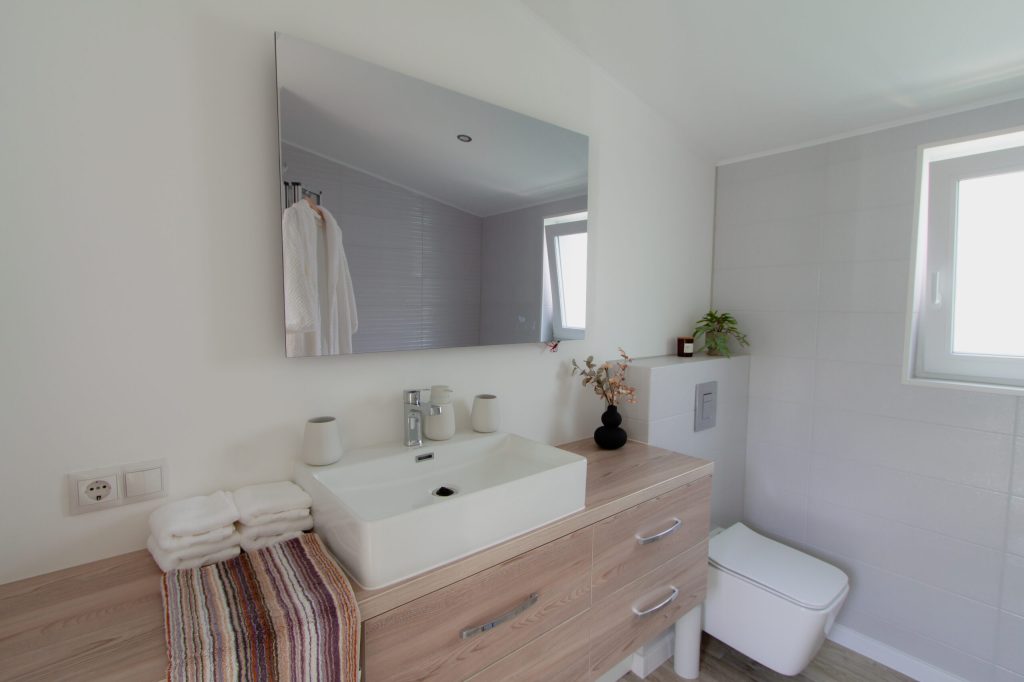 Mobilheim Noah 11×4 m – 2 Schlafzimmer, Badewanne, Buderus, VEKA, schlüsselfertig, ab Lager