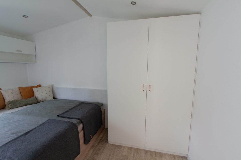 Mobilheim Noah 11×4 m – 2 Schlafzimmer, Badewanne, Buderus, VEKA, schlüsselfertig, ab Lager
